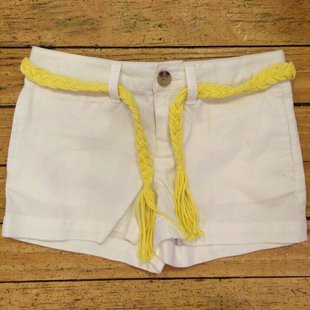 Ralph Lauren Shorts with yellow belt